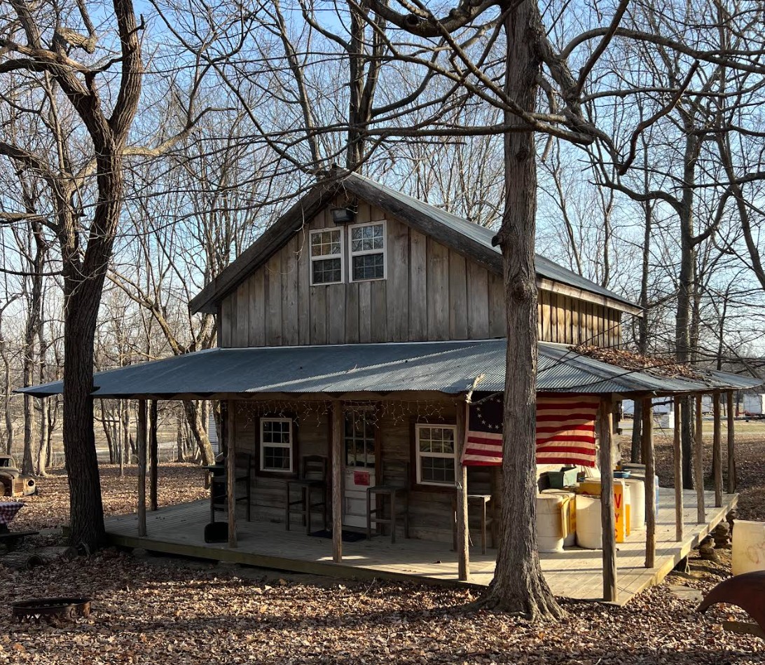 Large Cabin with A/C, Power & Bathroom