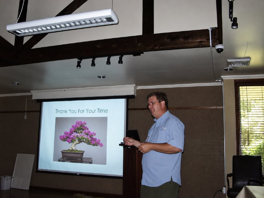 Boyd Snellgrove presenting a bougainvillea slide during his seminar.